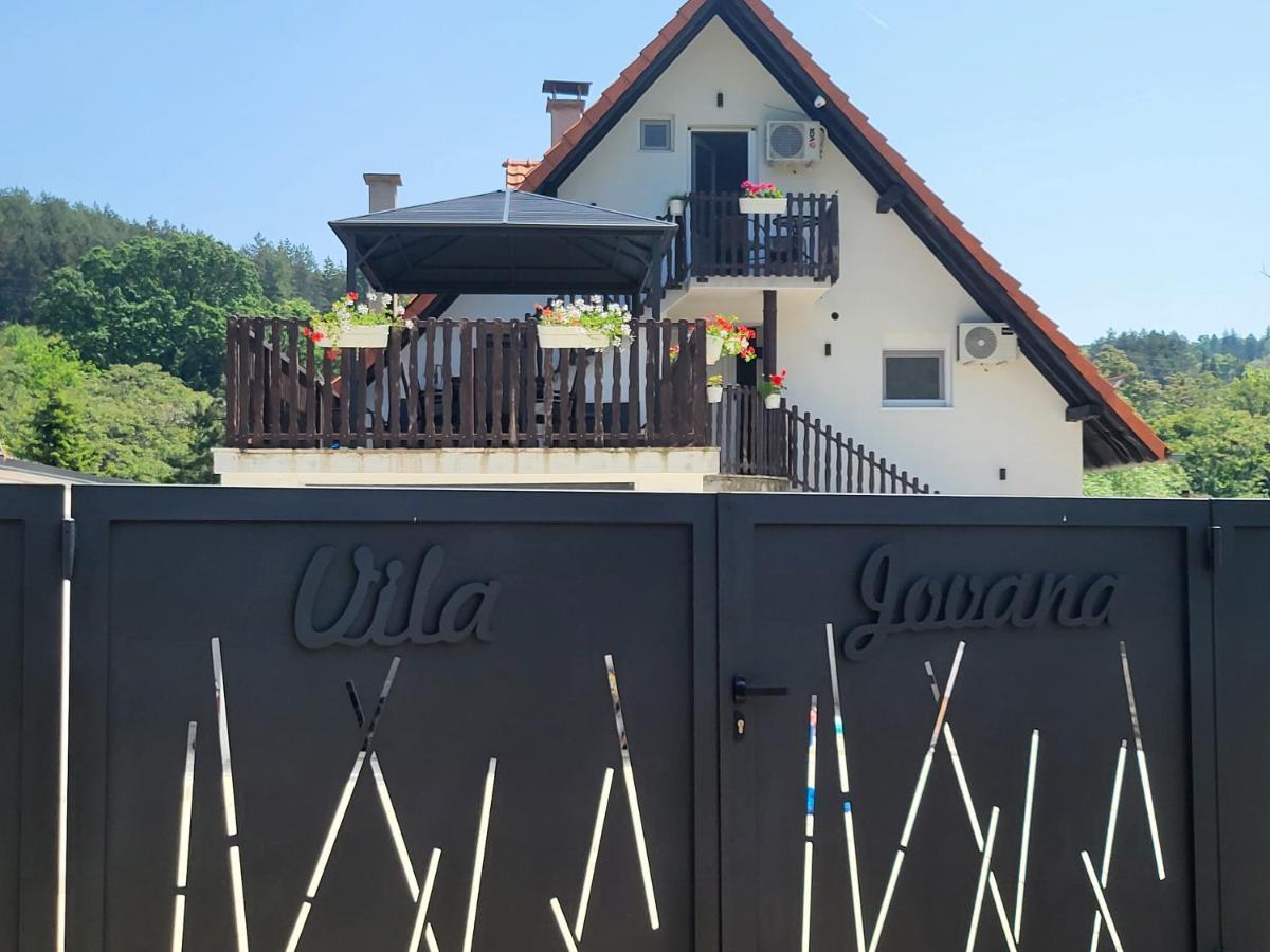 Vila Jovana Vrdnik Luaran gambar