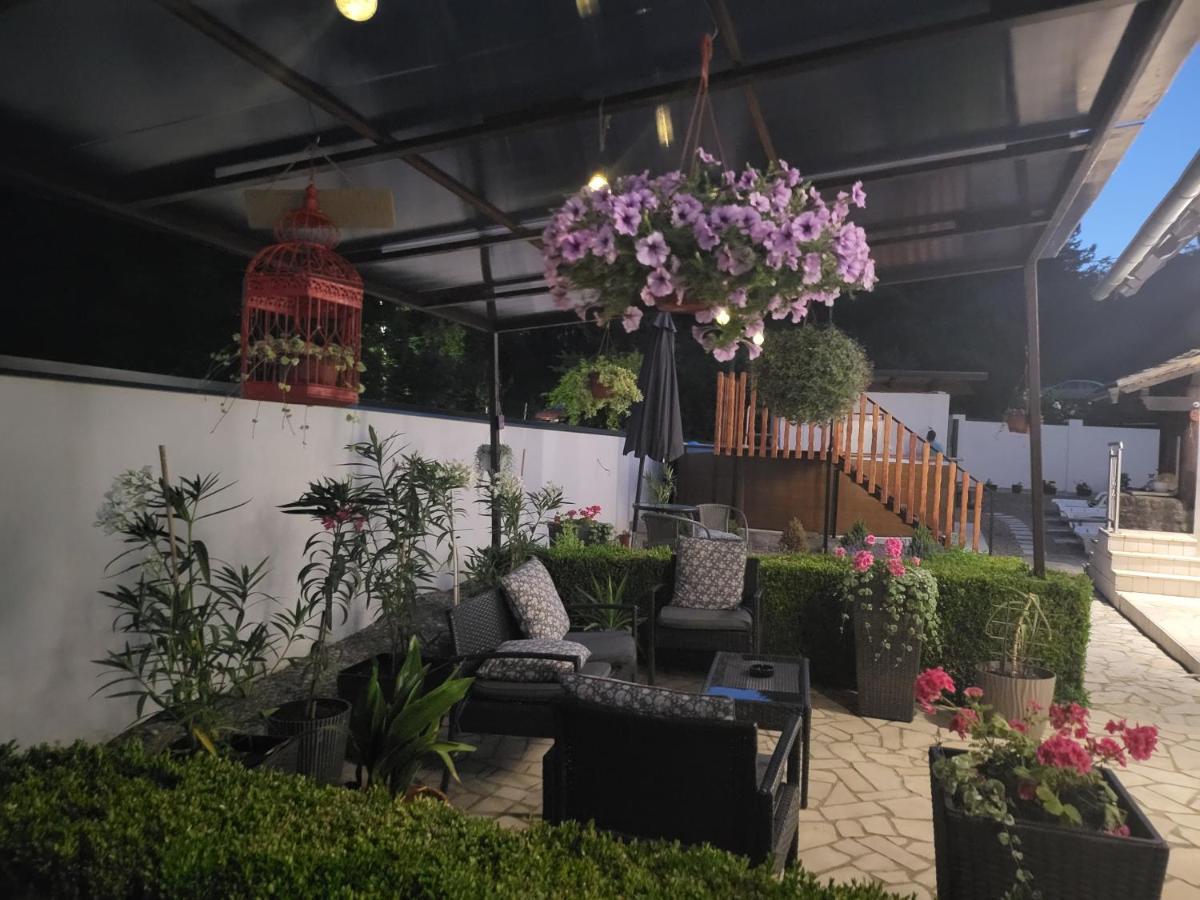 Vila Jovana Vrdnik Luaran gambar